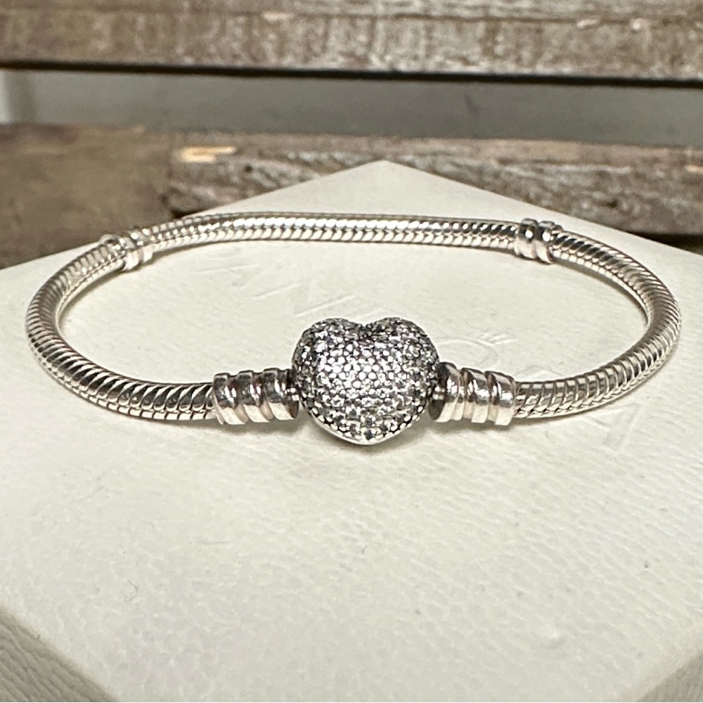 Pandora great shape moments sparkling crystal cz pave heart charm bracelet